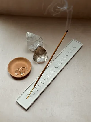 Jewelry dish in action